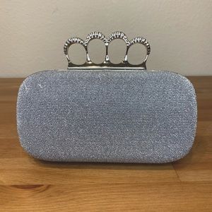 Glitter Metallic Duster Four Ring Knuckle Clutch